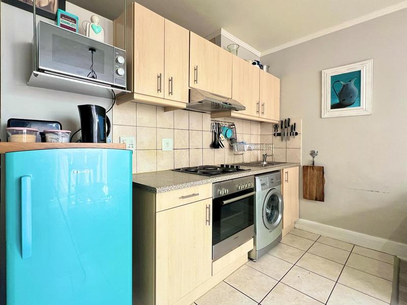 1 Bedroom Property for Sale in Zonnebloem Western Cape